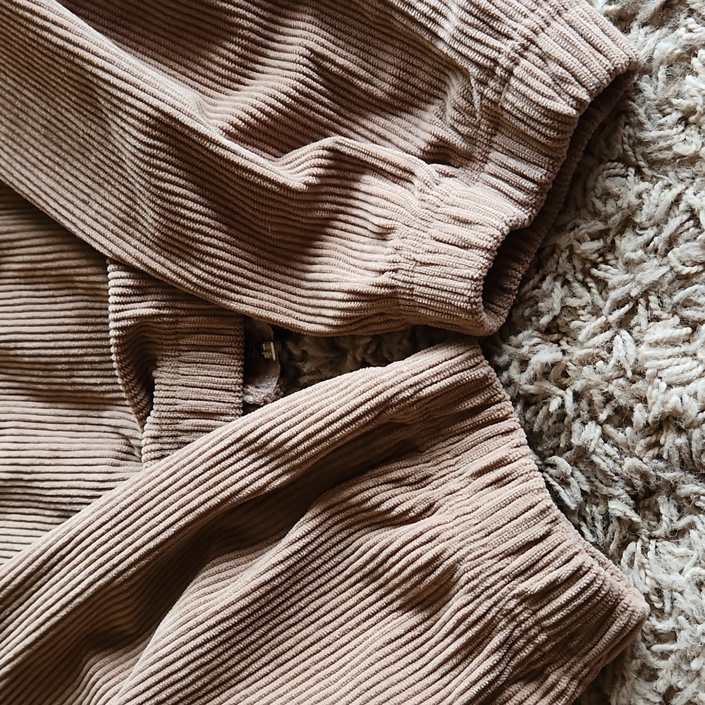 Brown crop corduroy jacket womans size medium with zipper - Picture 6 of 8